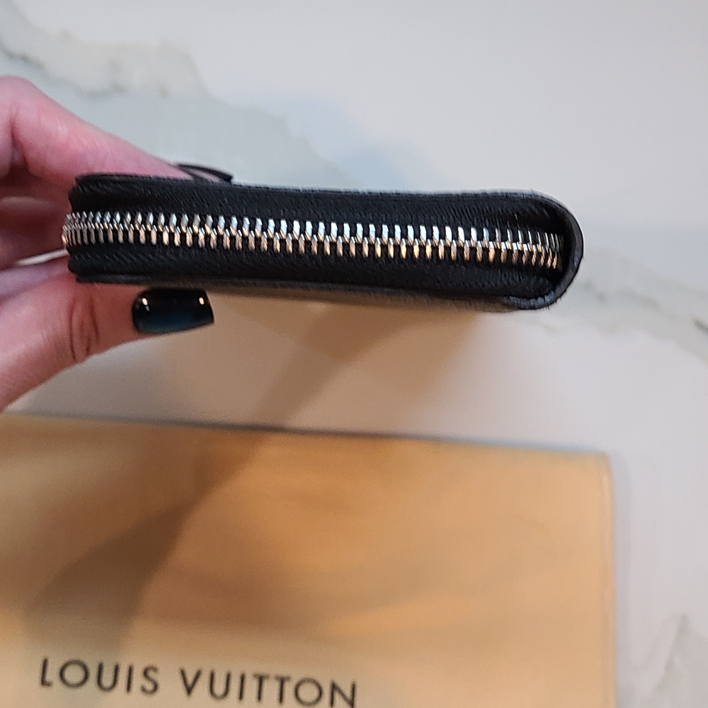 Louis Vuitton NWOT Damier Graphite Checkered Wallet Zip Around - Picture 8 of 15